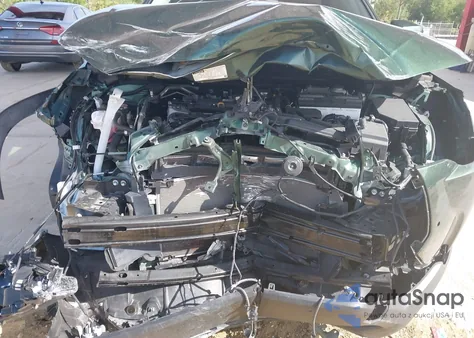 2022 Toyota Corolla Cross Xle from USA, damaged, VIN 7MUEAAAG2NV033628